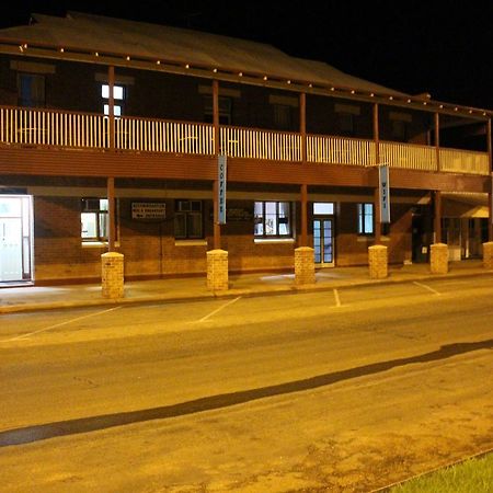 Queen Of The Murchison Guest House & Cafe Cue Exterior foto